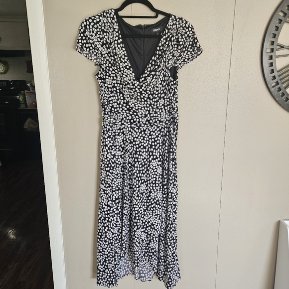 DKNY Womens Sz 10 Floral Print Ruffled Faux Wrap CapSleeve Midi Dress - Picture 2 of 5